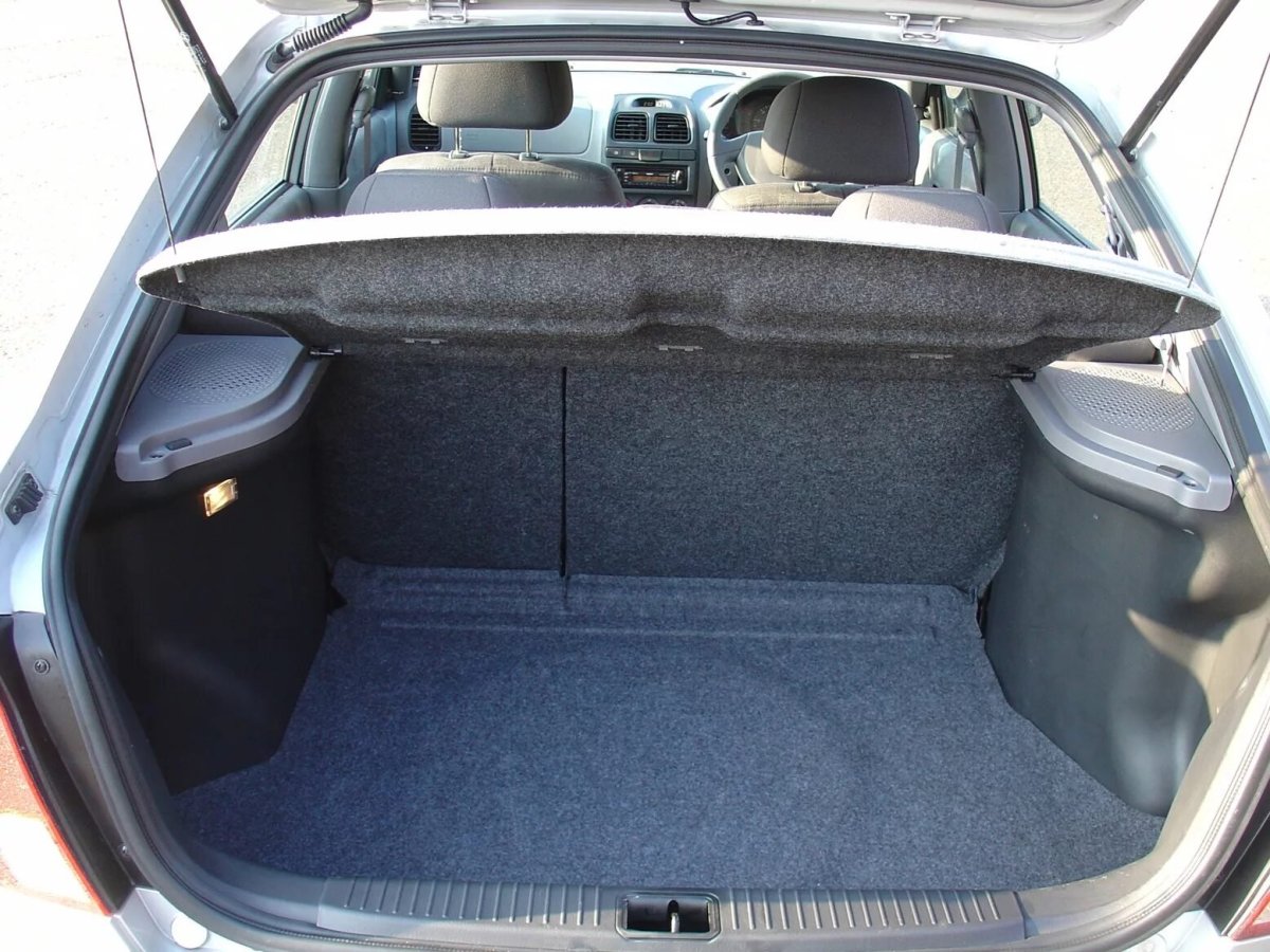 Хендай акцент хэтчбек багажник