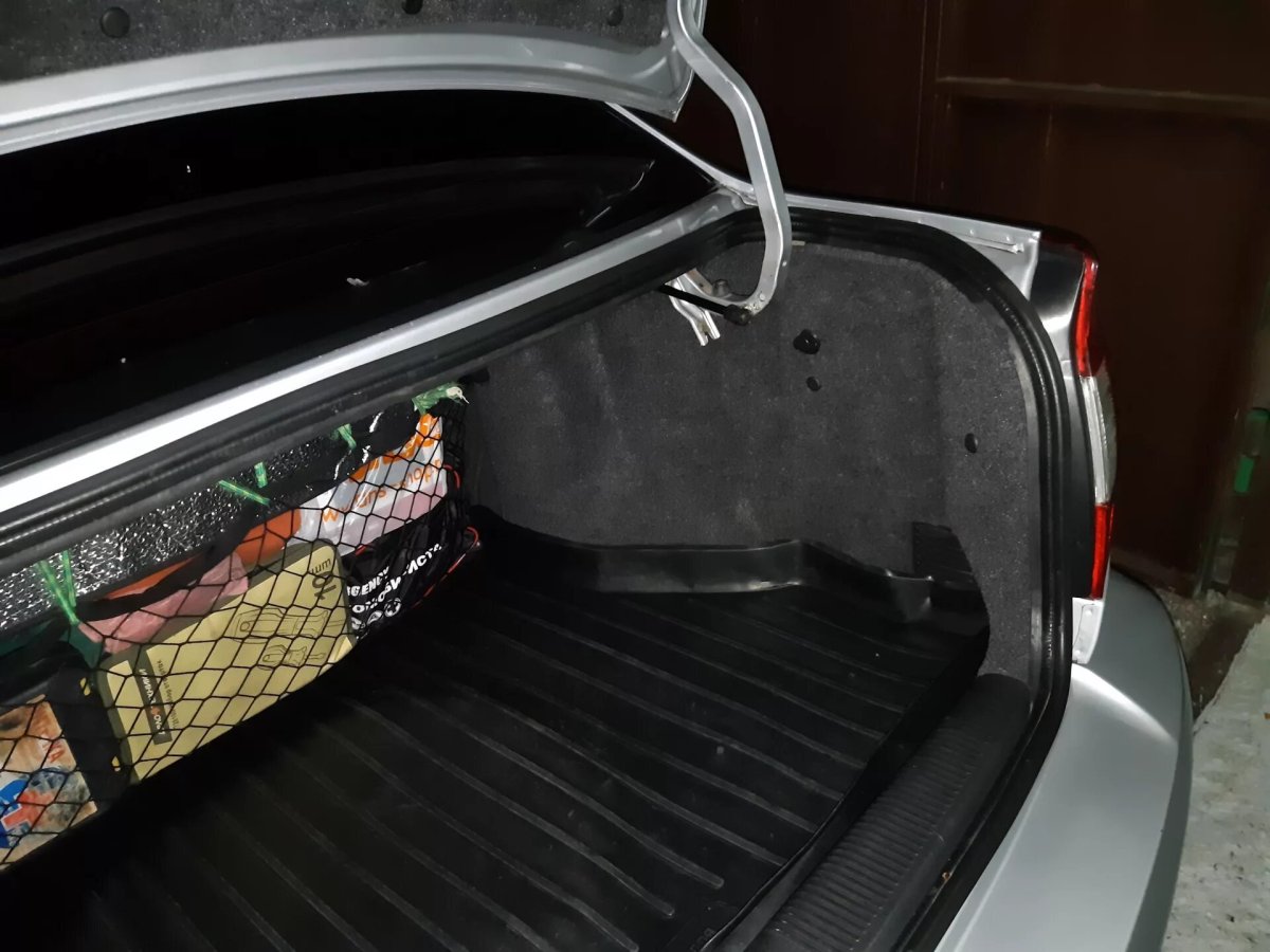 Обшивка крышки багажника Хендай акцент ТАГАЗ