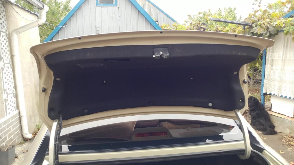 Крышка багажника Hyundai Accent 2008