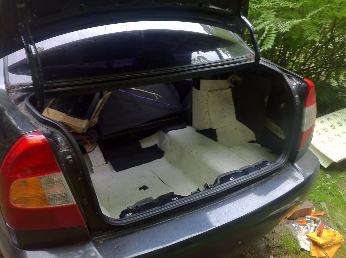 Hyundai Accent 2 купе багажник