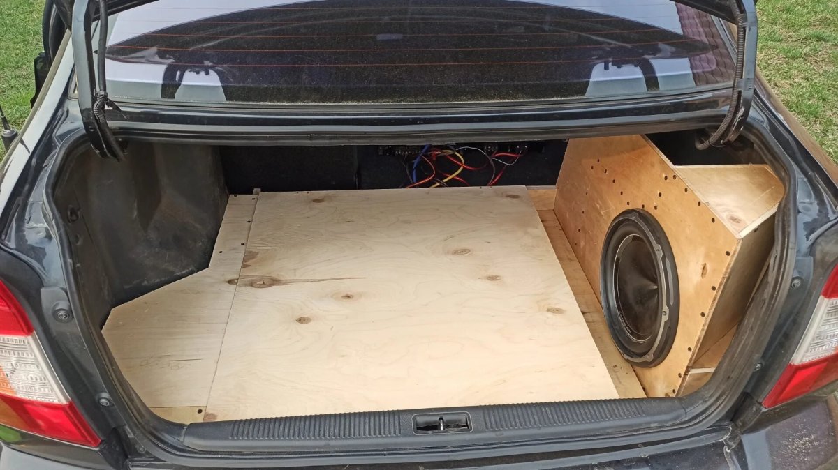 Фальшпол в багажник Хендай акцент