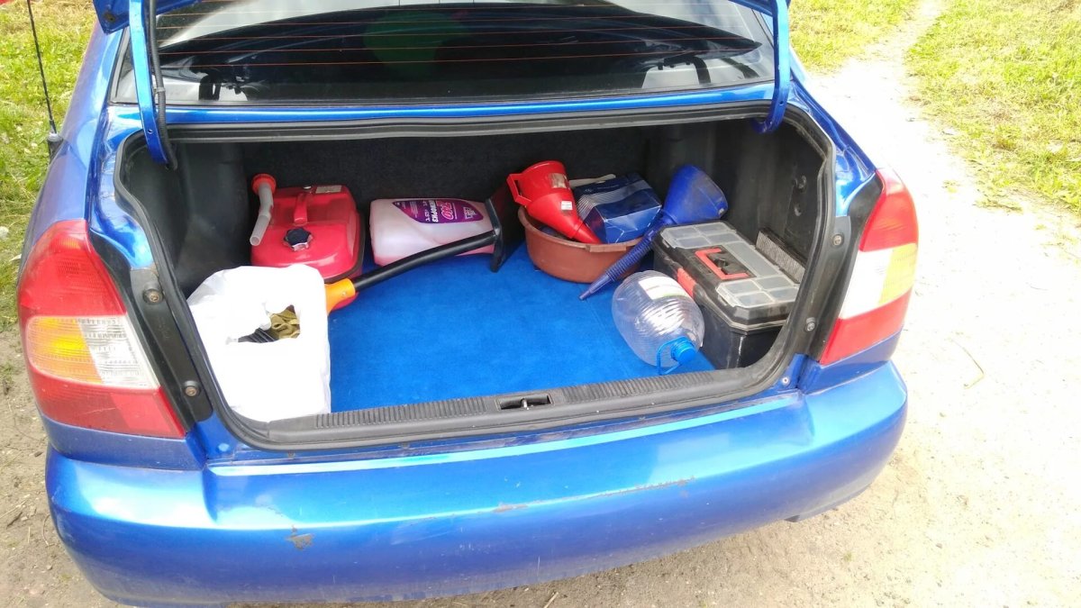 Вибро в багажник акцент