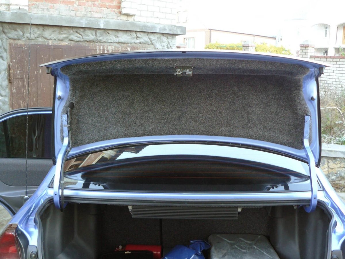 Хундайакцентобшивка багажника