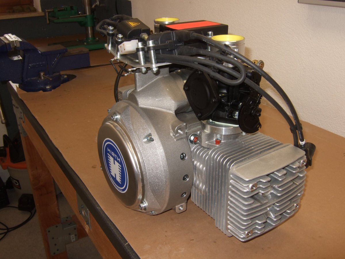 Двигатель Hirth f33