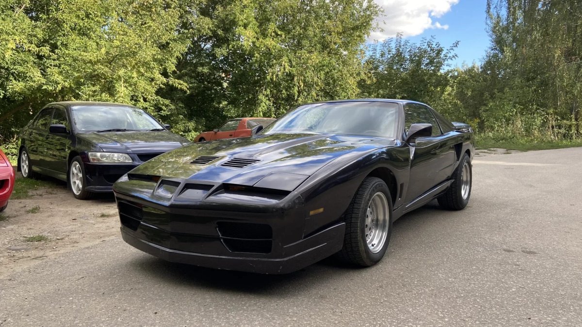 Pontiac Firebird 2