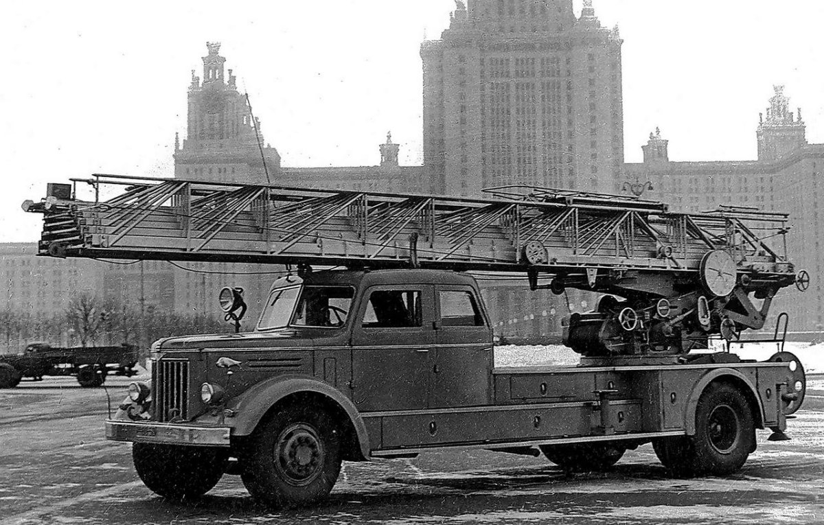 МАЗ 200 автолестница