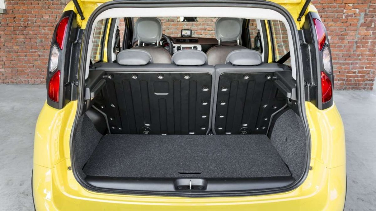 Fiat Panda 2020 багажник