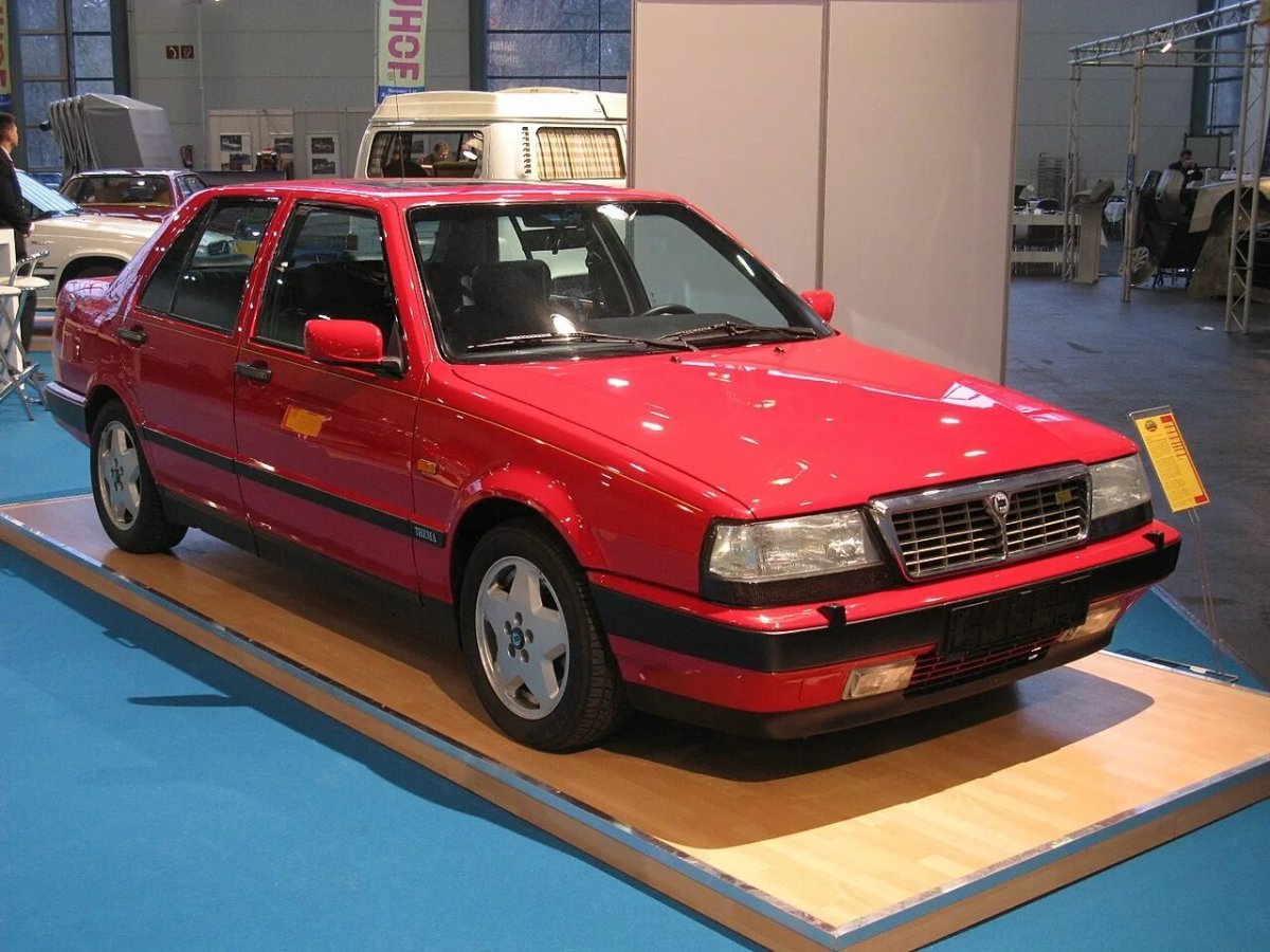 Lancia Thema 8.32 by Ferrari