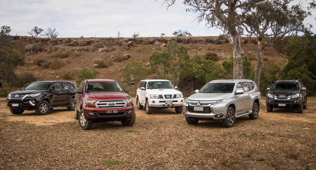 Mitsubishi Pajero Sport vs
