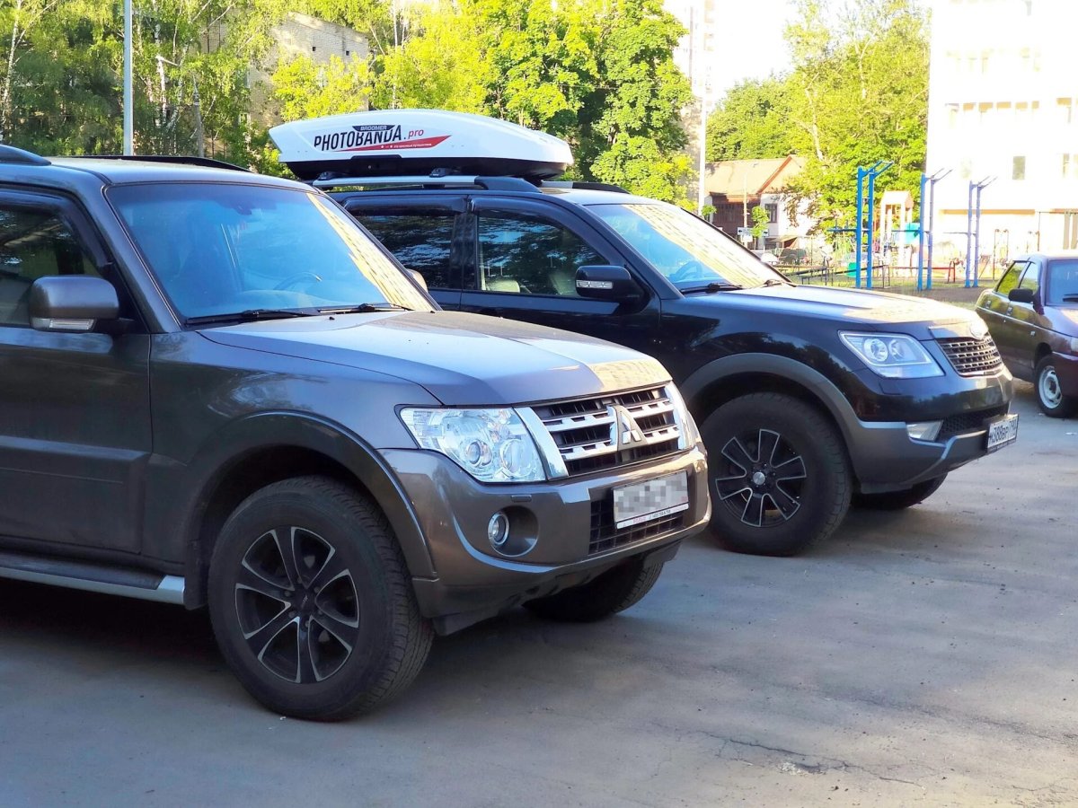 Mitsubishi Pajero vs Pajero Sport