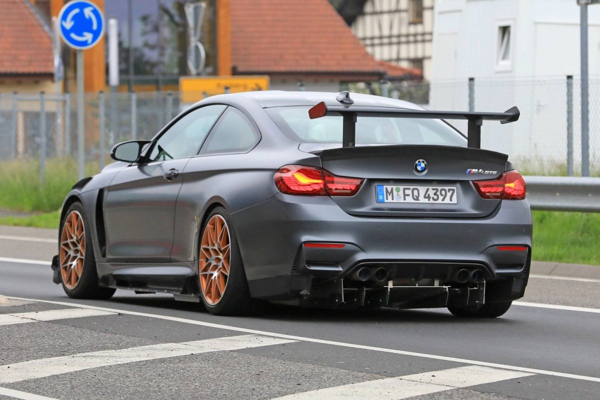 BMW m4 CSL