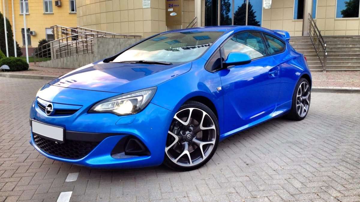 Opel Astra GTC OPC