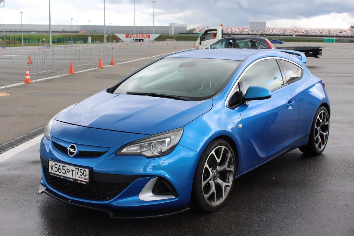 Opel Astra OPC 2015