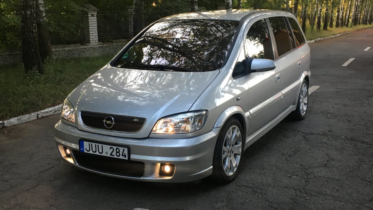 Opel Zafira OPC 2004