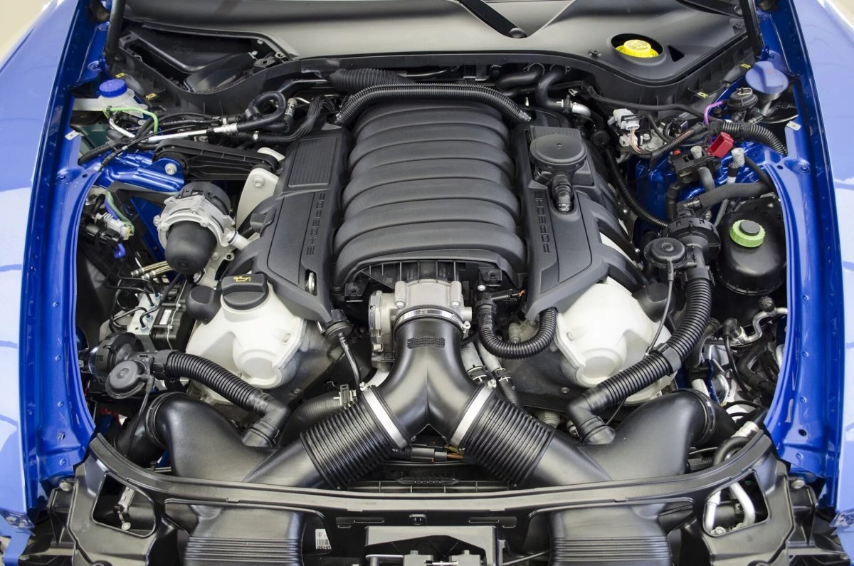 Подкапотное пространство Порше Кайен 955 турбо