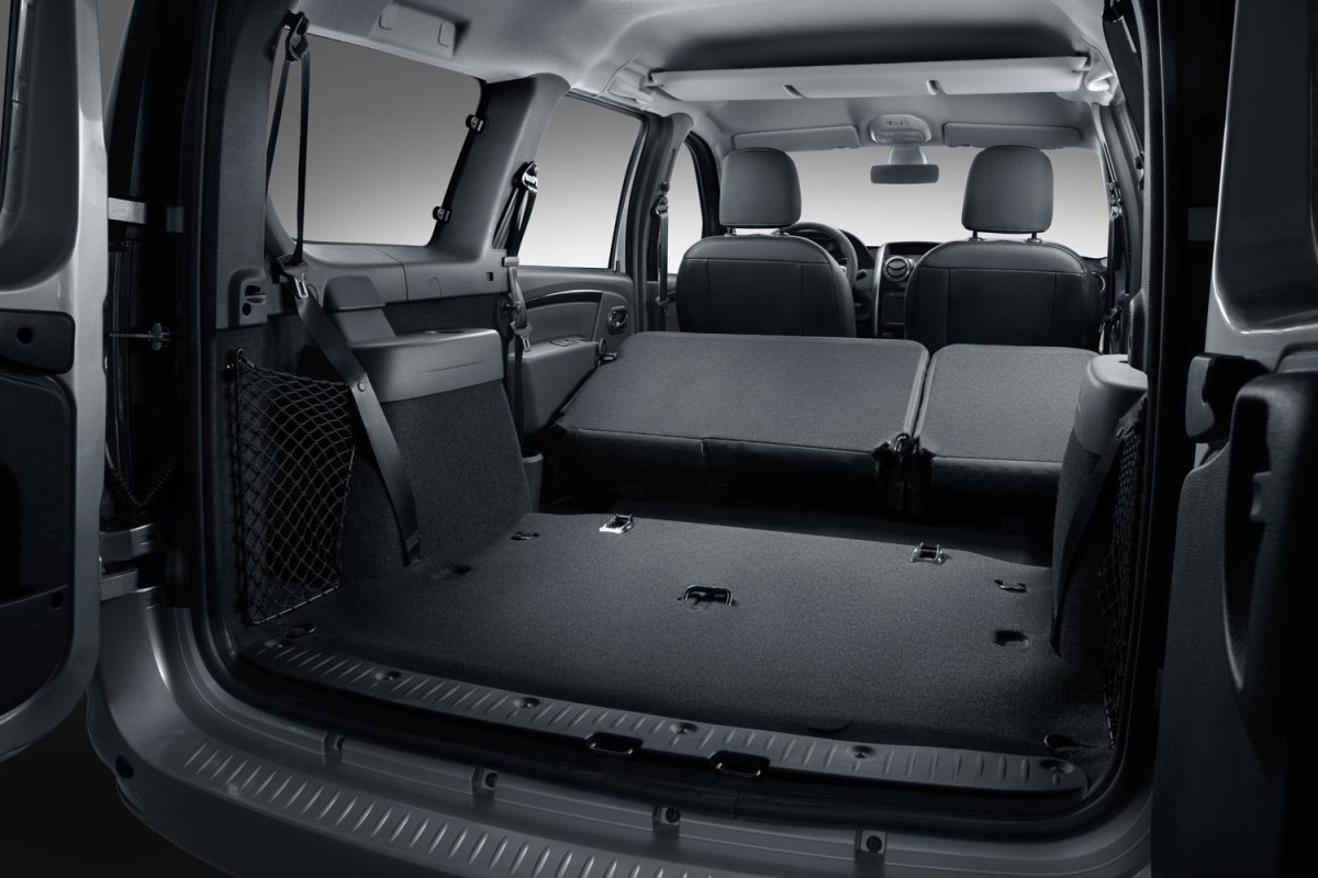 Lada Largus 2021 салон