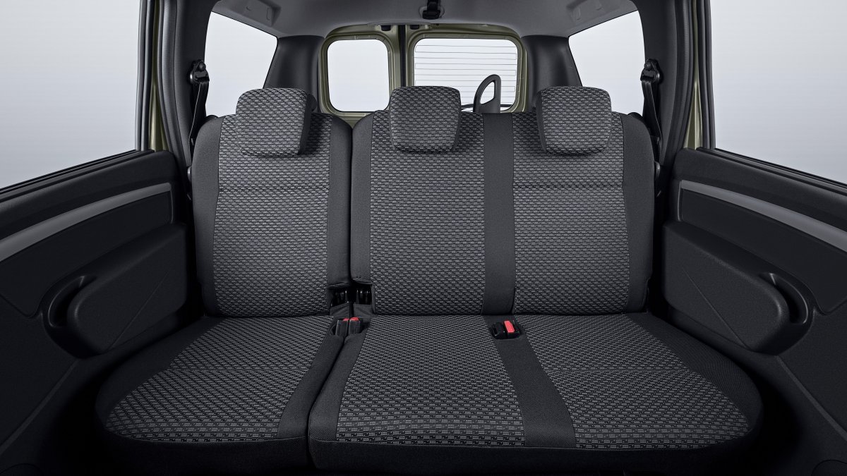 Лада Ларгус 2021 7 мест салон